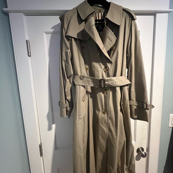 Vintage Burberry Trench with garment bag - UK Sz. 54 Reg. - Picture 6 of 17